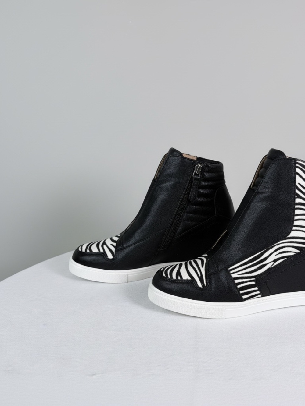 Linea Paolo size 7.5 Filipa II zebra print NWT size 7.5 reg$149 now$79